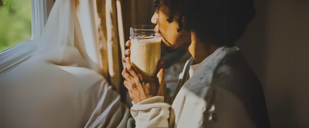 4 Benefits of Having a Protein Shake Before Bed.